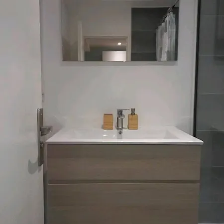 Très Bel T3 - Métro Mermoz - Parking Appartement *